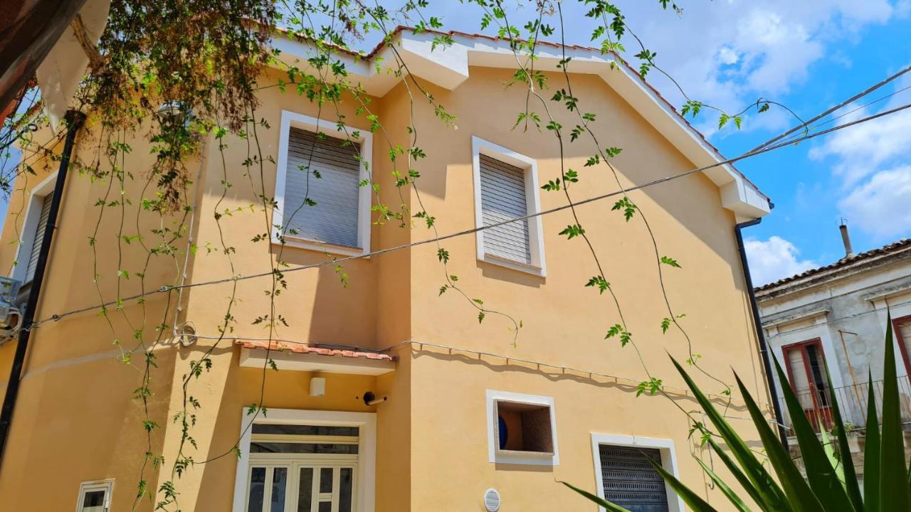 Casa Vacanze La Melagrana Modica Exterior foto